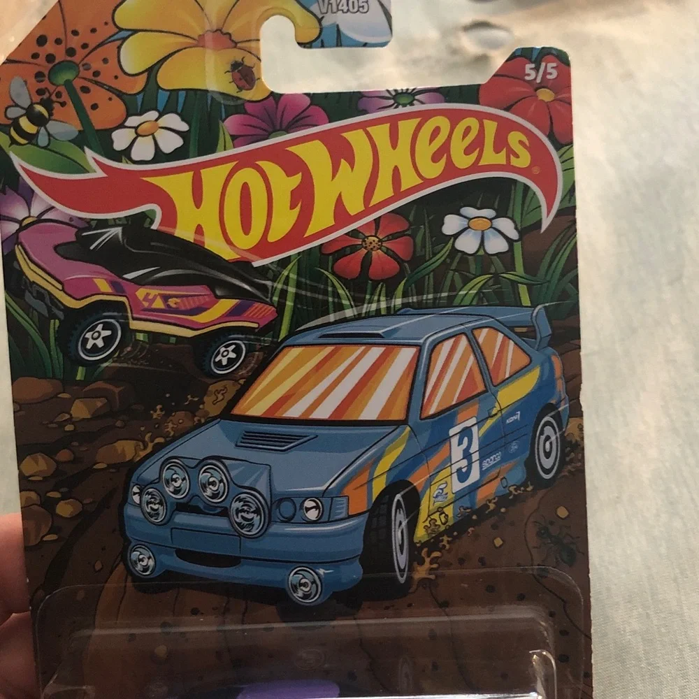 Mattel Hot Wheels Dimachinni Veloce Toy Car - Purple and Yellow